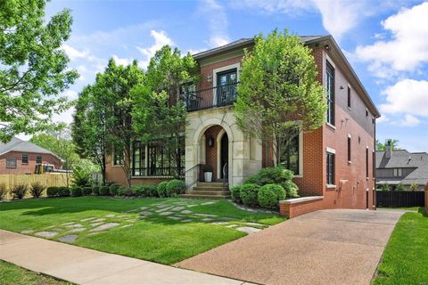 Photo of 323 N Forsyth Boulevard, Clayton, MO 63105 (MLS # 24022082)