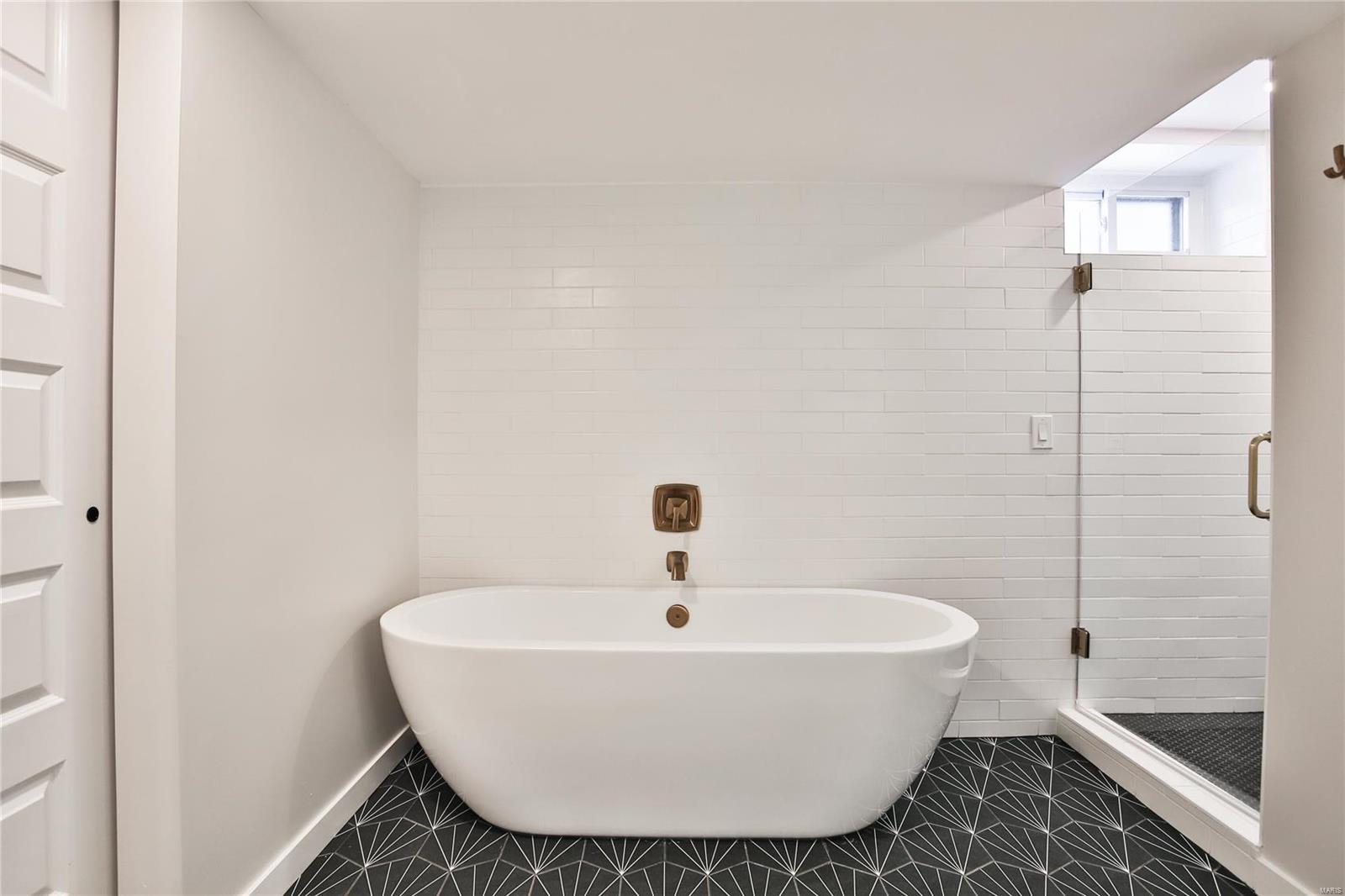 Old Woods Mill Manor 3 - Residential