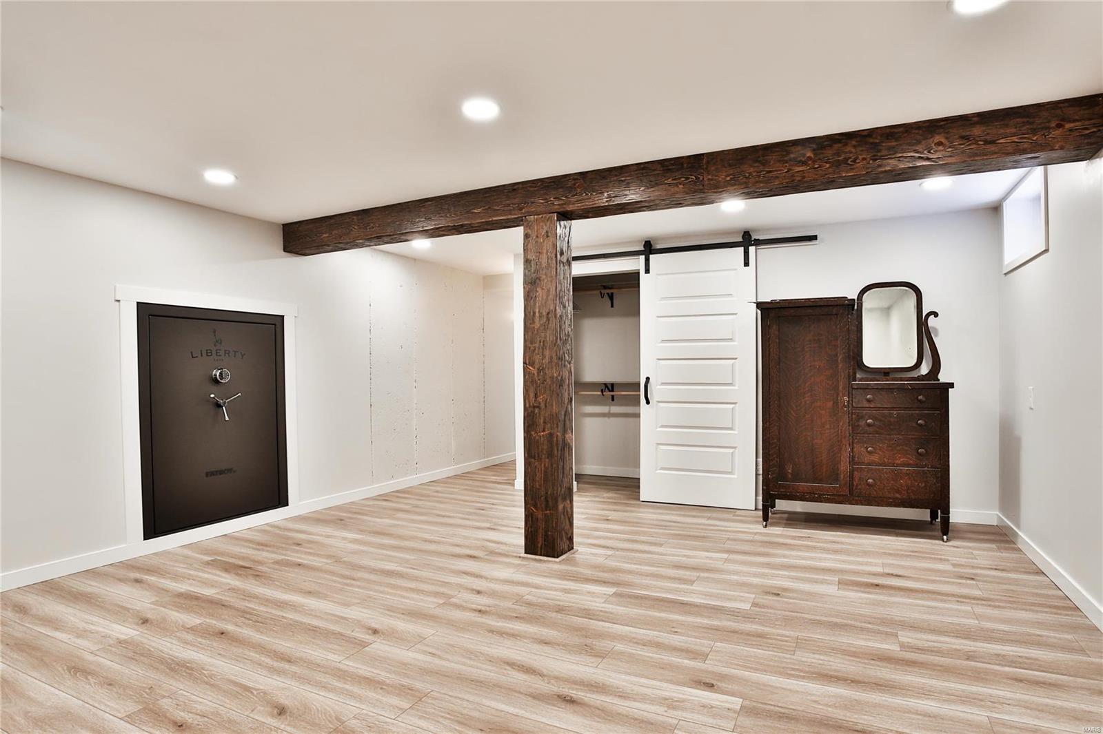 Old Woods Mill Manor 3 - Residential