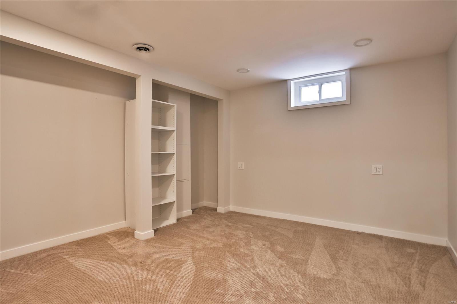 Old Woods Mill Manor 3 - Residential