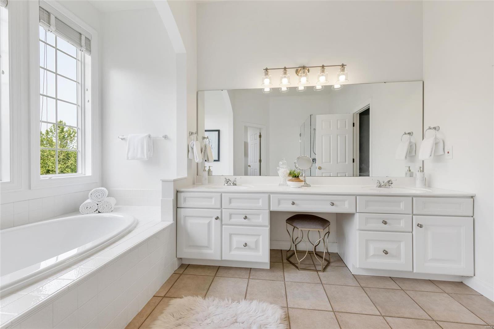 Three Sisters Farm 1 - Residential