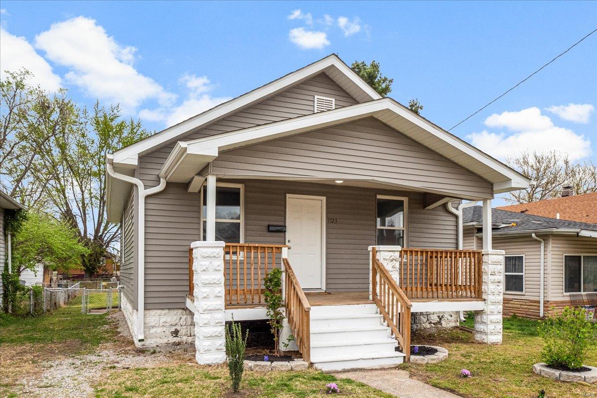 Madison, Illinois 62060, United States, 2 Bedrooms Bedrooms, ,1 BathroomBathrooms,Residential,Pending,102778