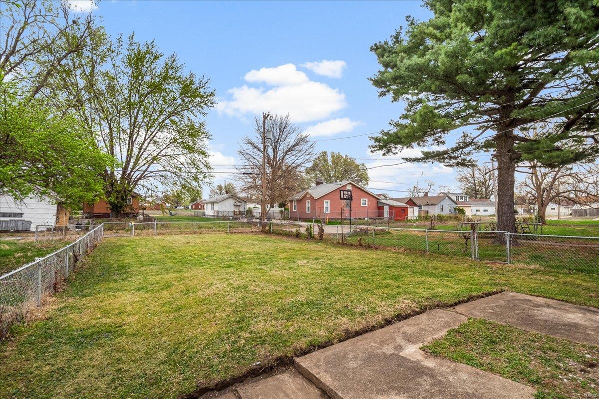 Madison, Illinois 62060, United States, 2 Bedrooms Bedrooms, ,1 BathroomBathrooms,Residential,Pending,102778