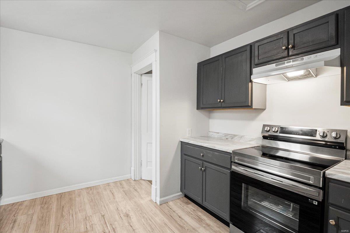 Madison, Illinois 62060, United States, 2 Bedrooms Bedrooms, ,1 BathroomBathrooms,Residential,Pending,102778