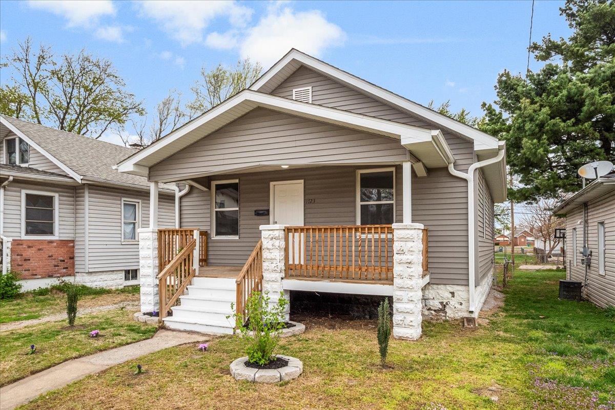 Madison, Illinois 62060, United States, 2 Bedrooms Bedrooms, ,1 BathroomBathrooms,Residential,Pending,102778