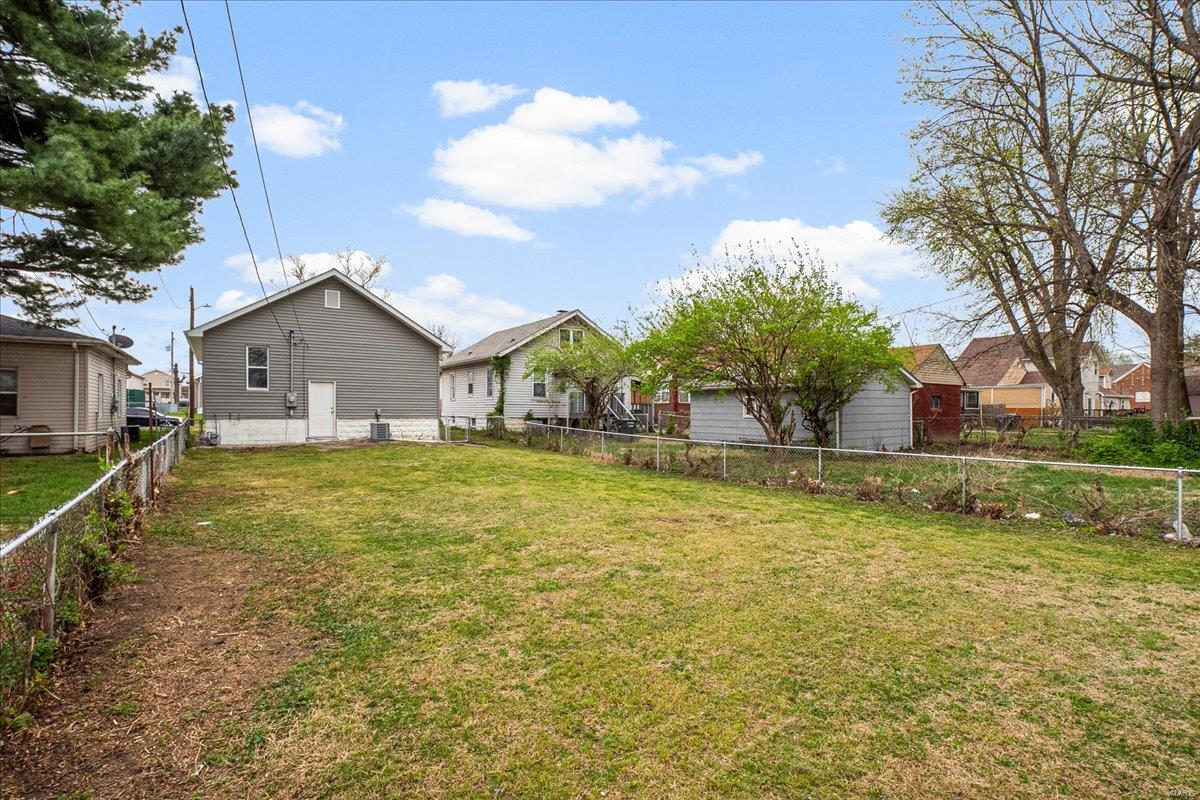 Madison, Illinois 62060, United States, 2 Bedrooms Bedrooms, ,1 BathroomBathrooms,Residential,Pending,102778