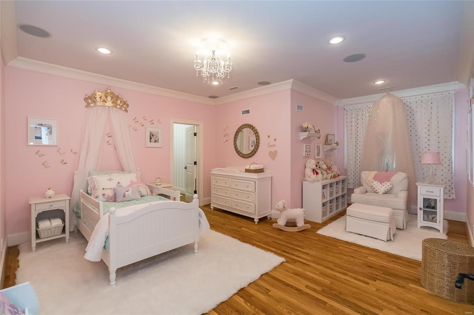 Huntleigh Manor - Residential