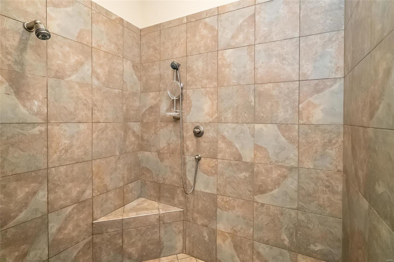 Huntleigh Manor - Residential