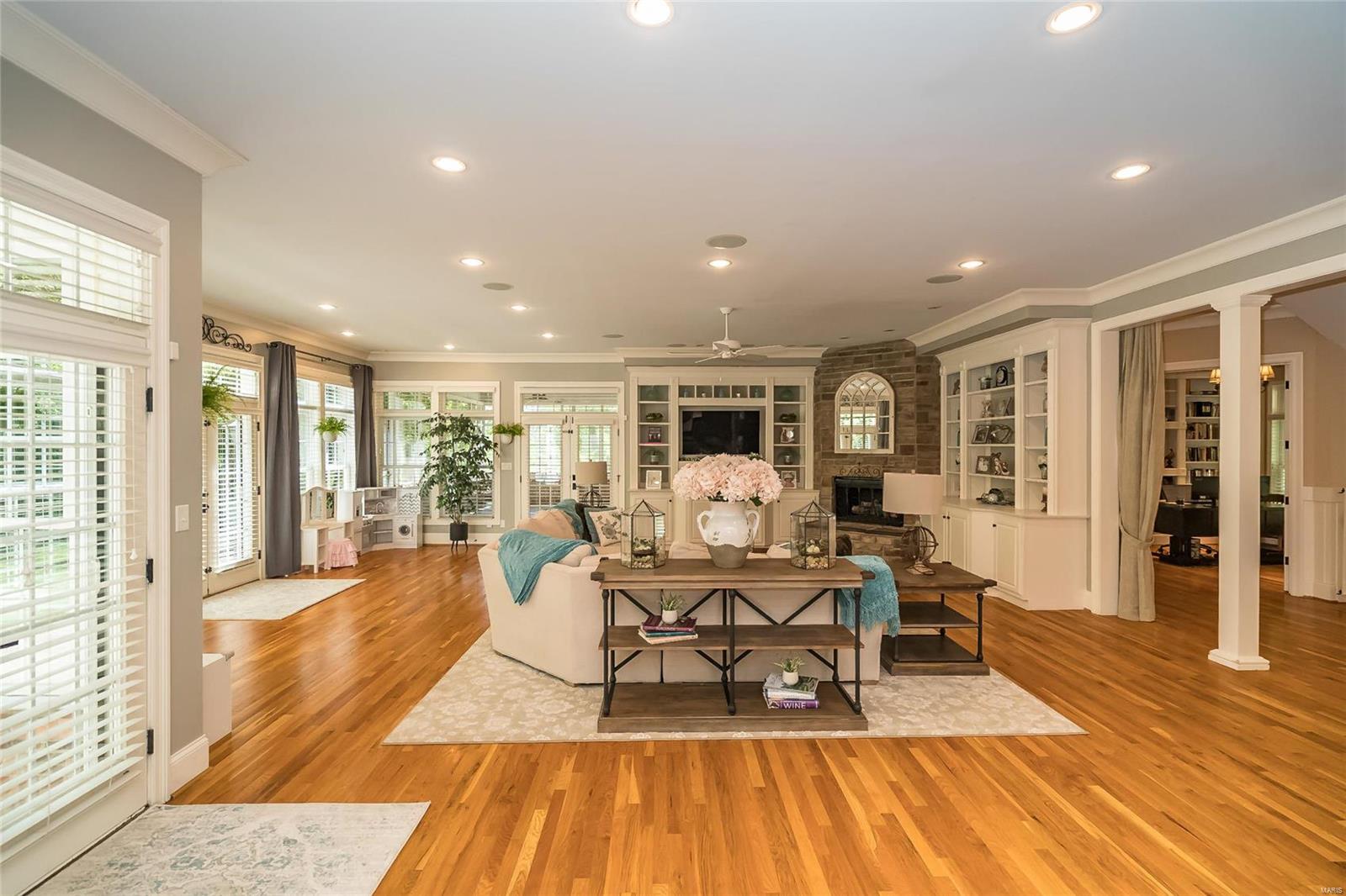 Huntleigh Manor - Residential