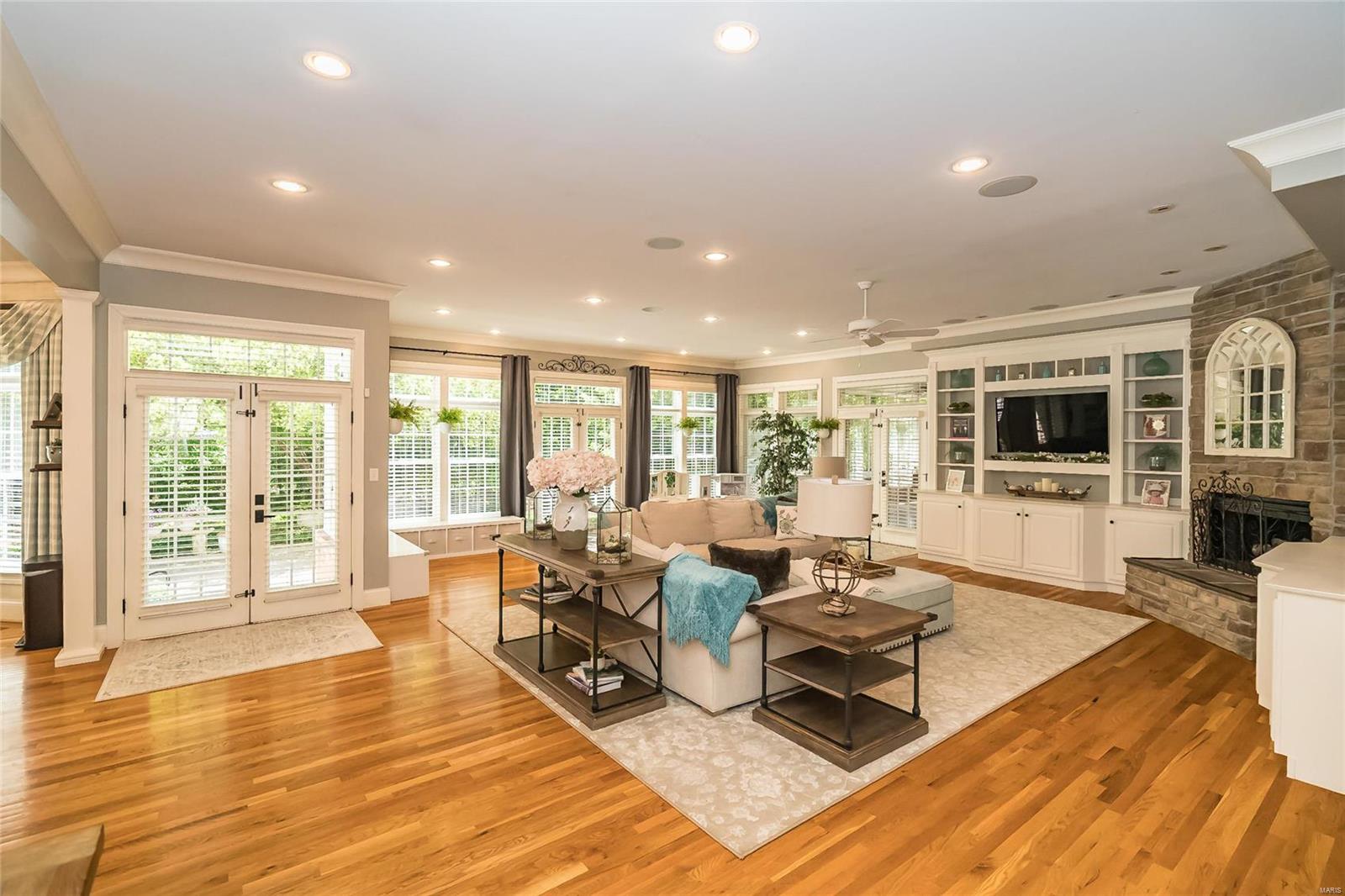 Huntleigh Manor - Residential