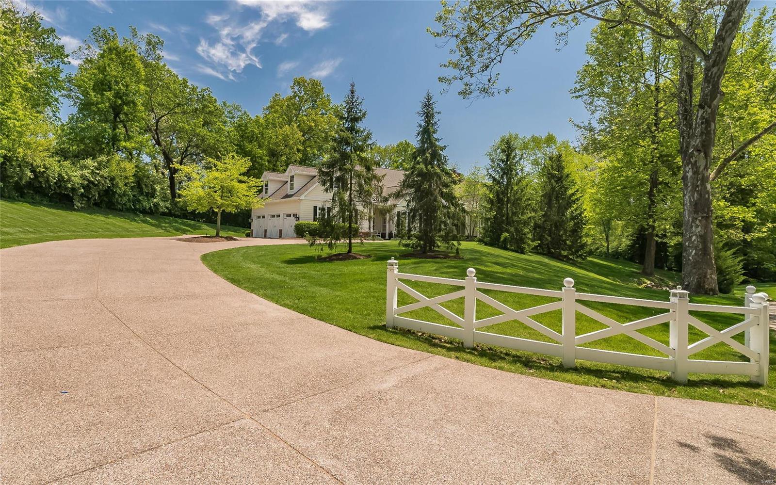 Huntleigh Manor - Residential