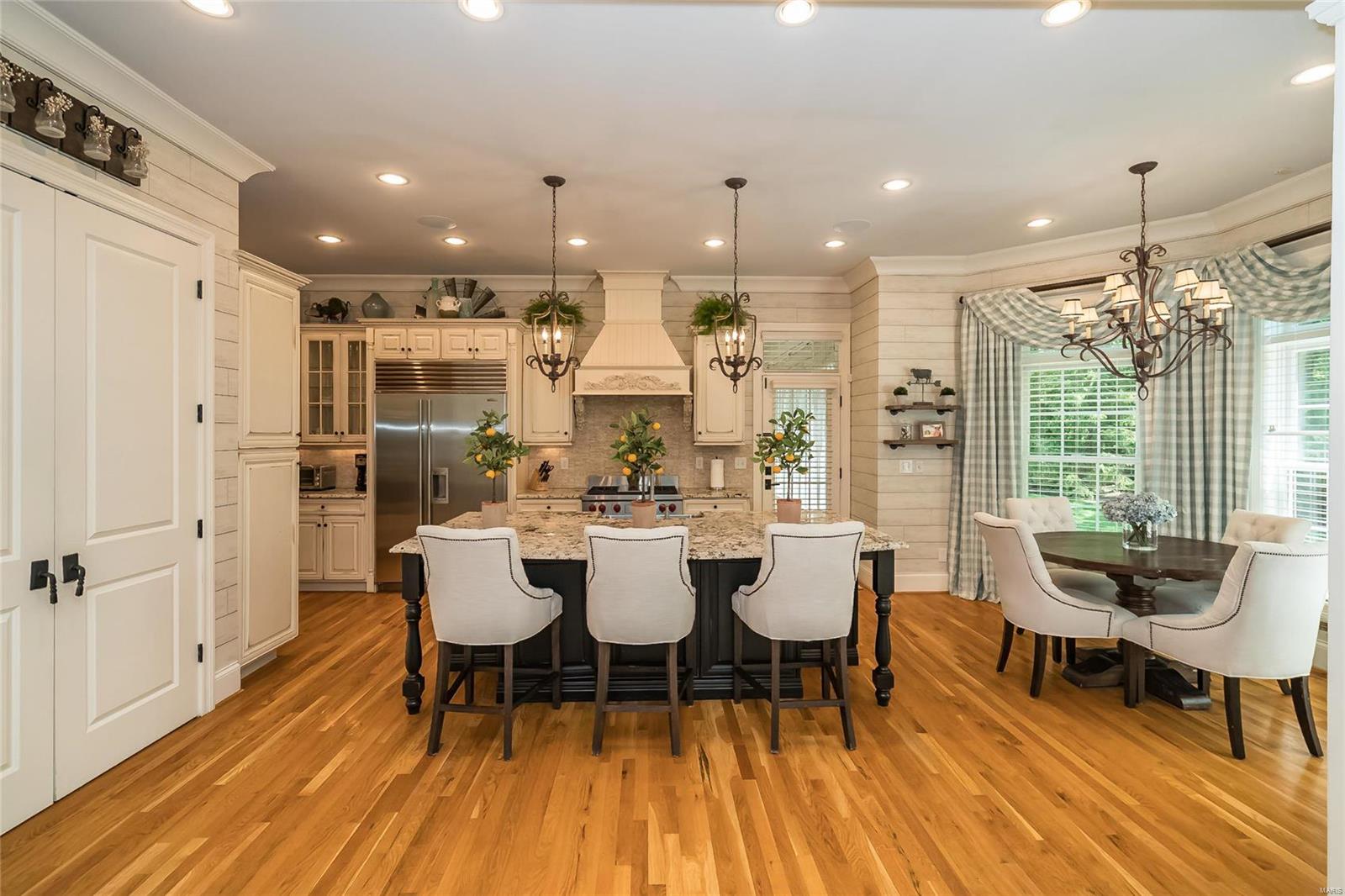 Huntleigh Manor - Residential