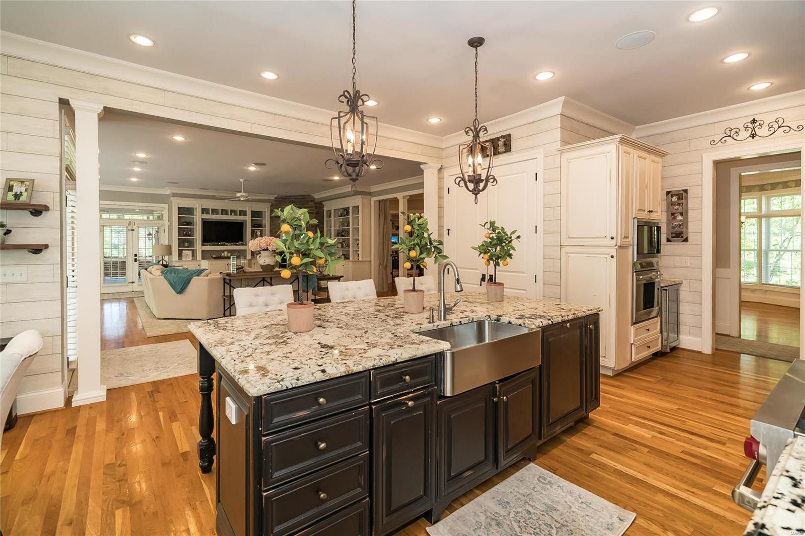 Huntleigh Manor - Residential