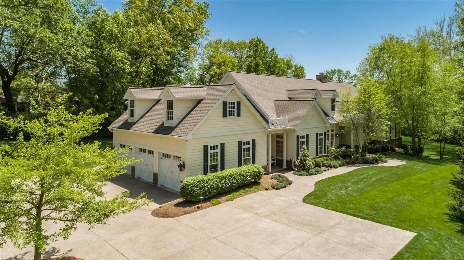 Huntleigh Manor - Residential