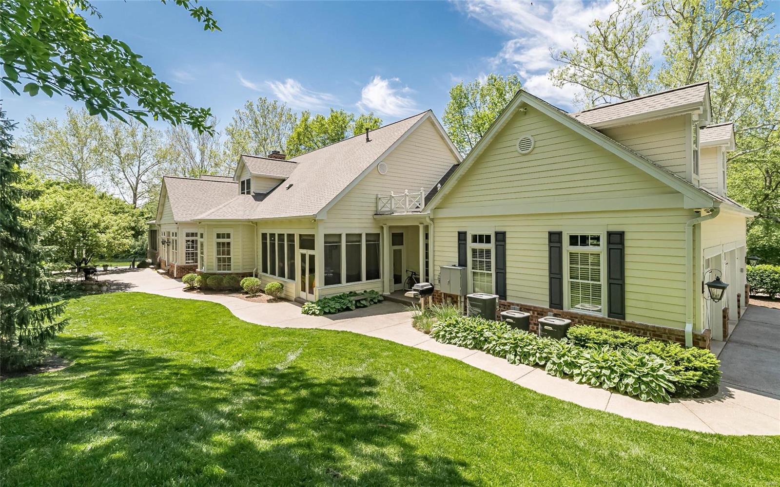 Huntleigh Manor - Residential