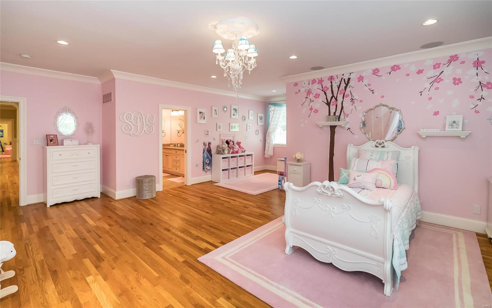 Huntleigh Manor - Residential