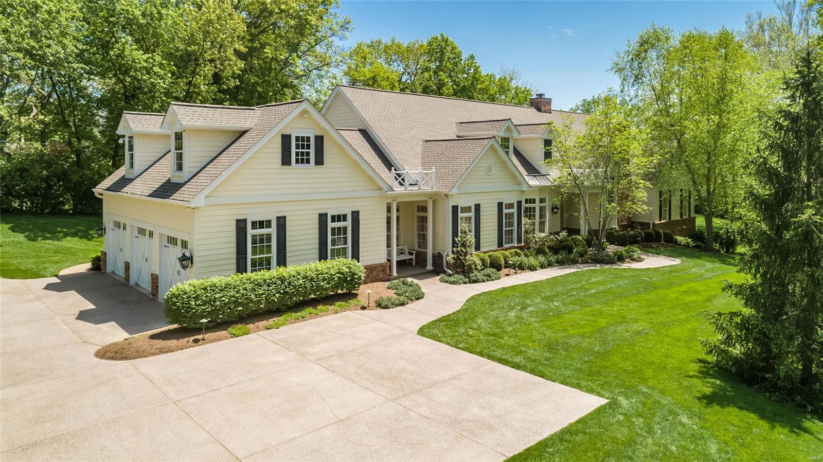 Huntleigh Manor - Residential