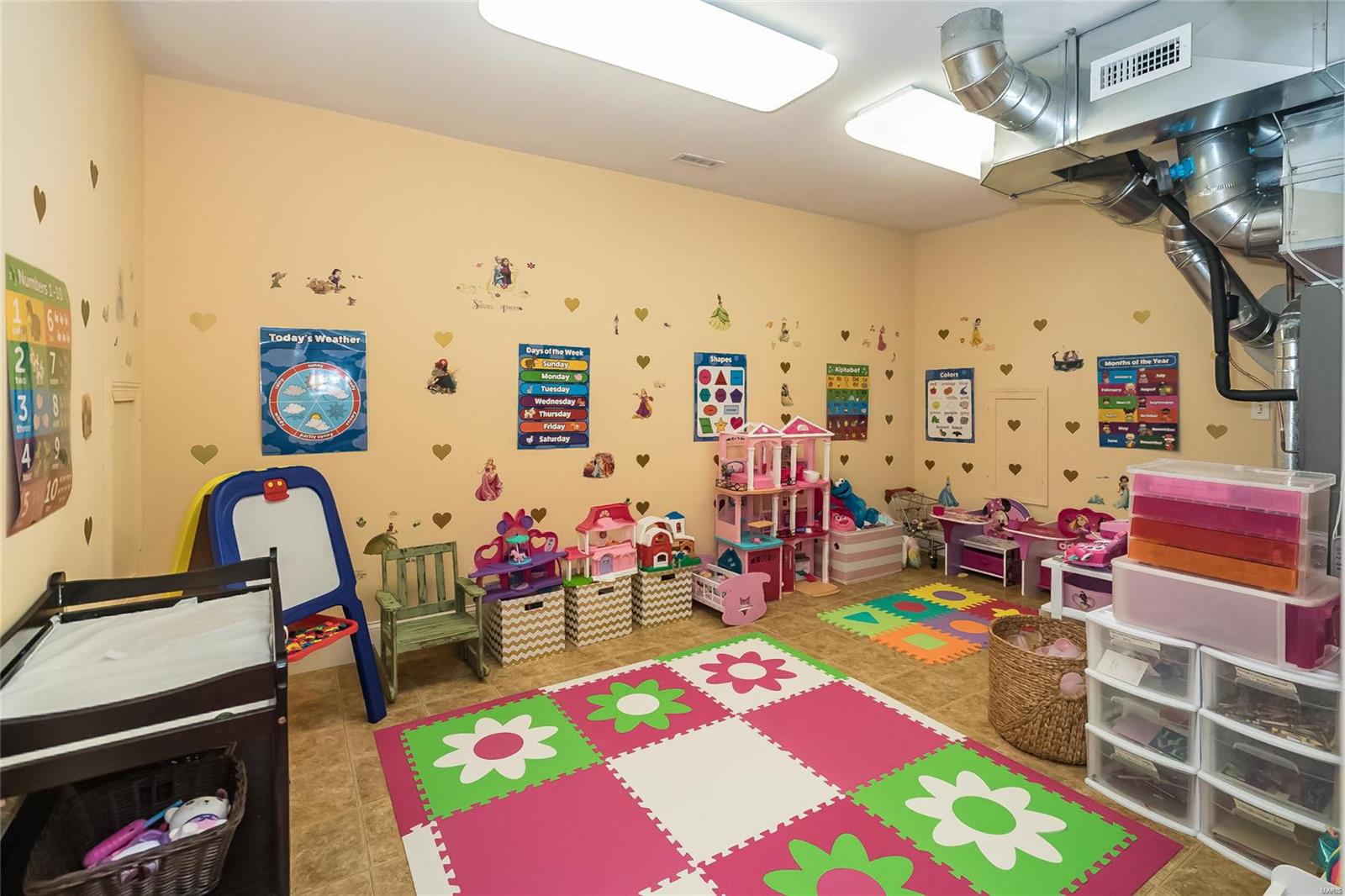 Huntleigh Manor - Residential