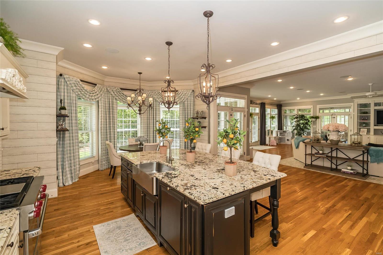 Huntleigh Manor - Residential