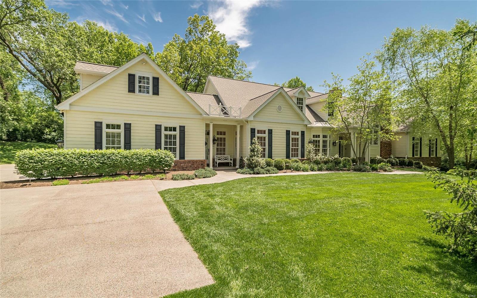 Huntleigh Manor - Residential