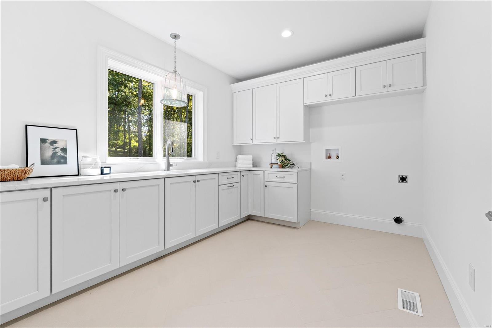 Estates At Mill Hill The - Residential