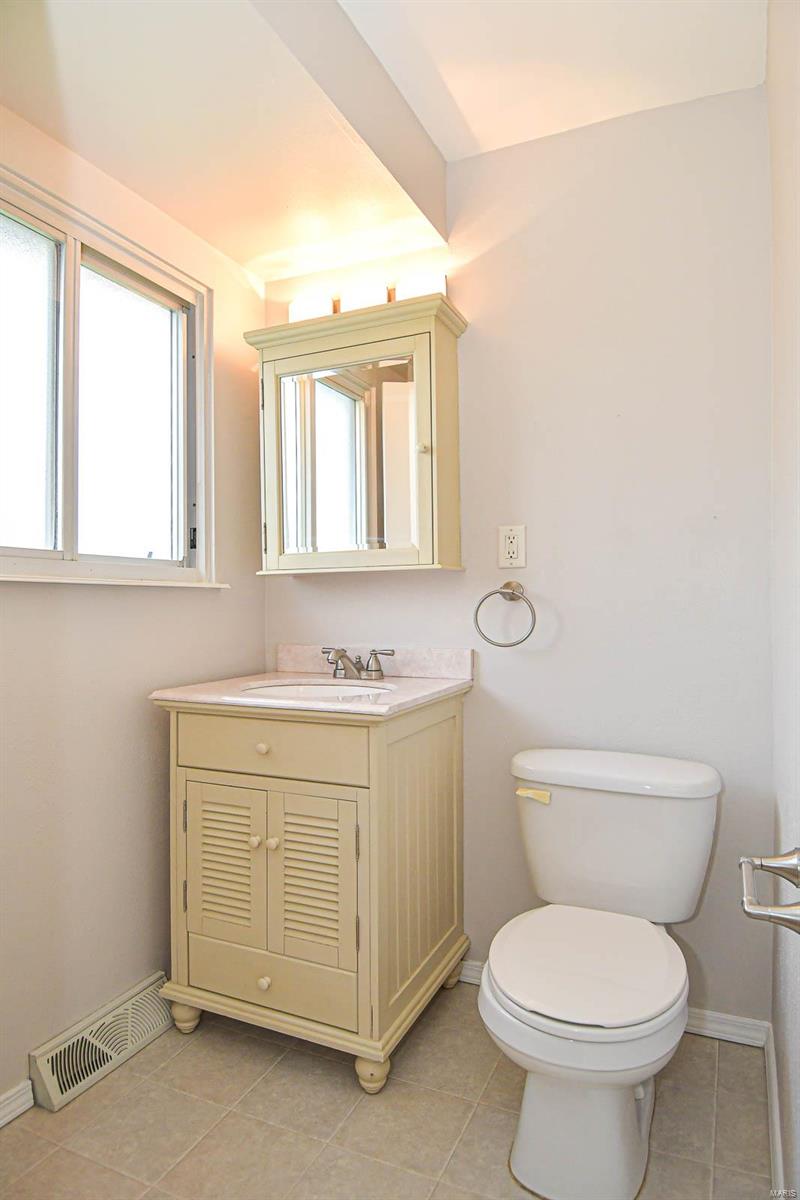 Saxon Manor South 1 - Residential Lease