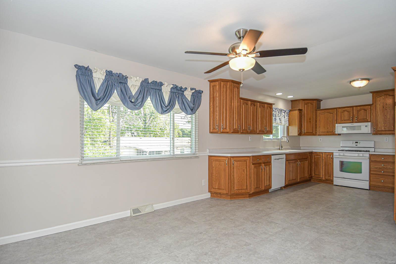 Saxon Manor South 1 - Residential Lease