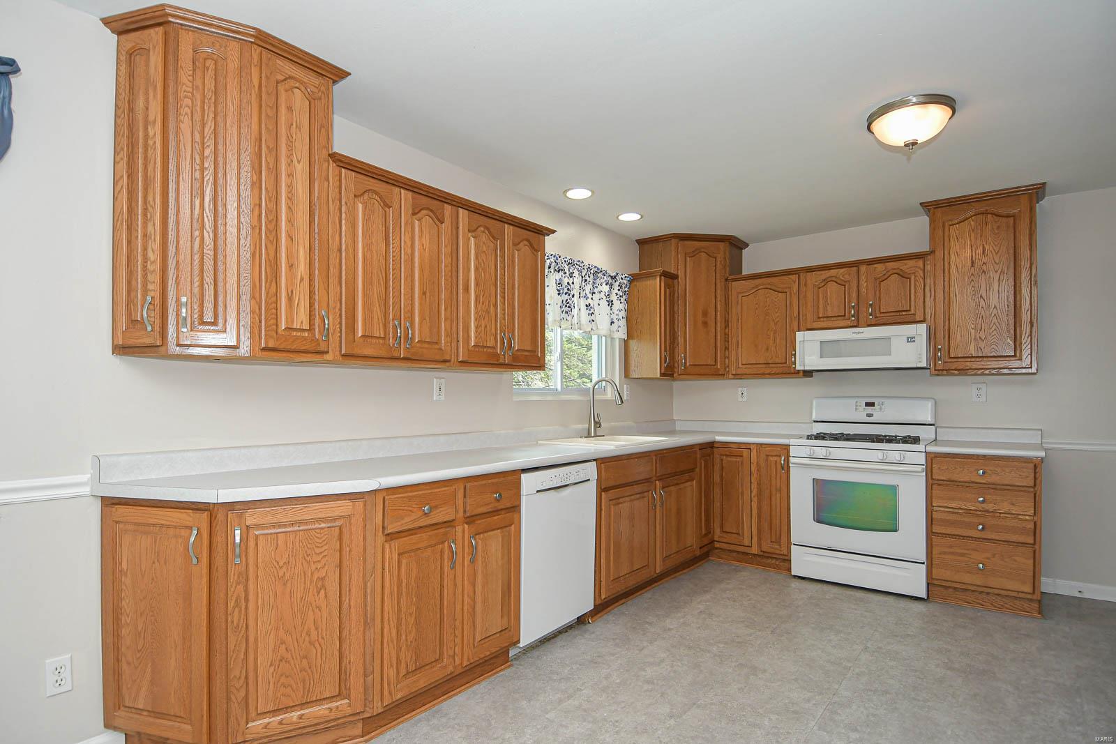 Saxon Manor South 1 - Residential Lease