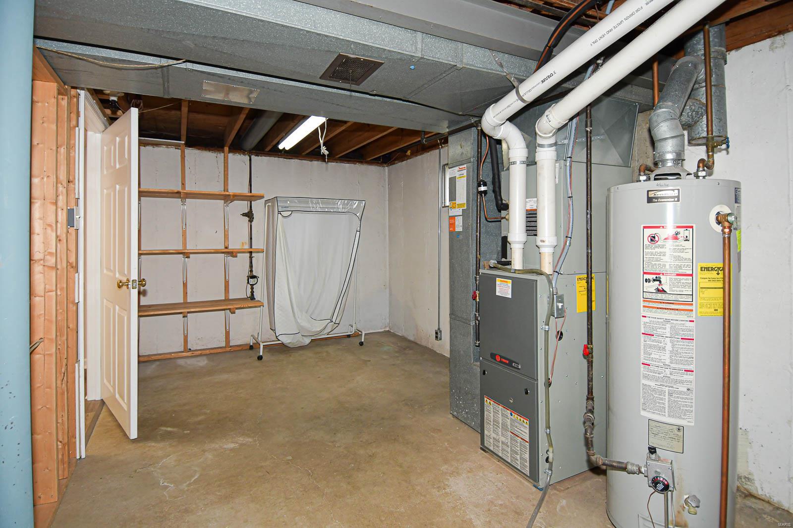 Saxon Manor South 1 - Residential Lease