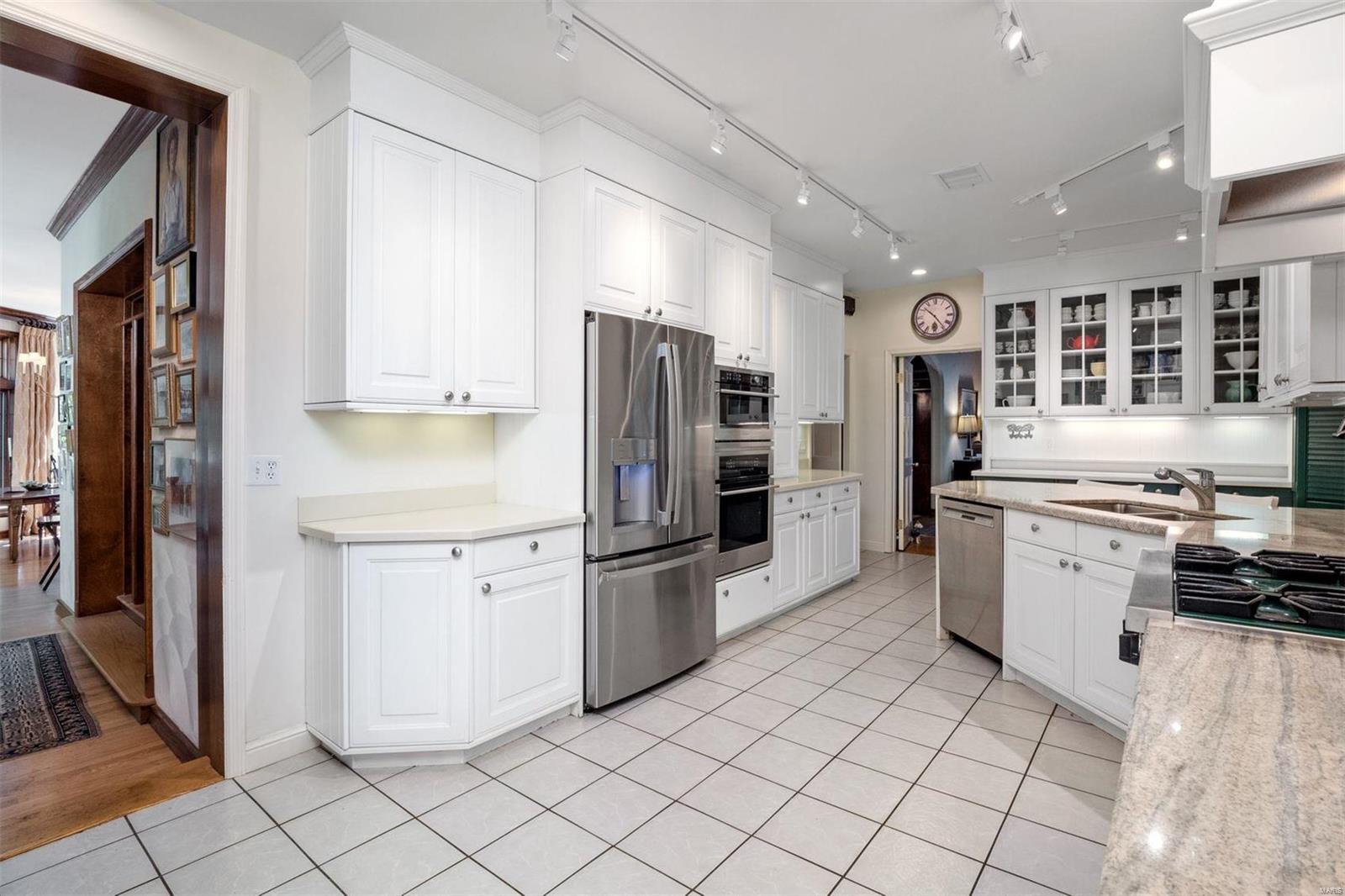 Robyn Lane Sub - Residential