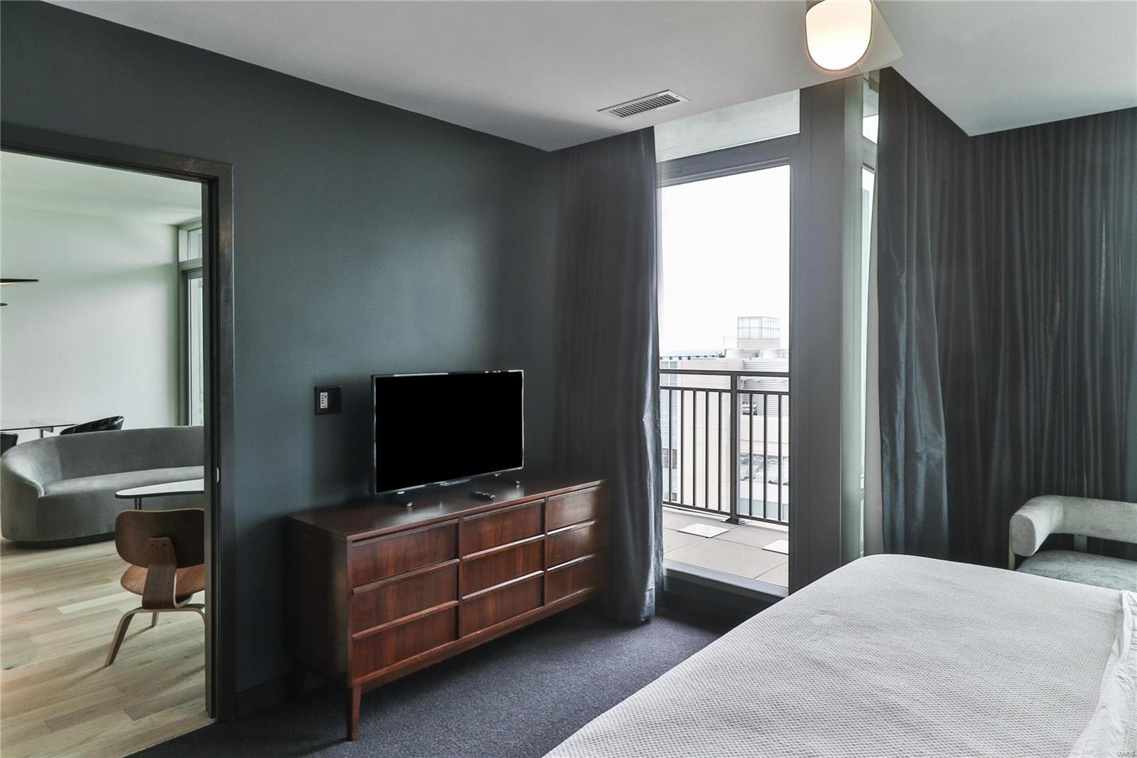 Park East Tower - Residential Lease