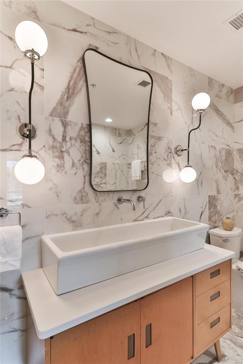 Park East Tower - Residential Lease