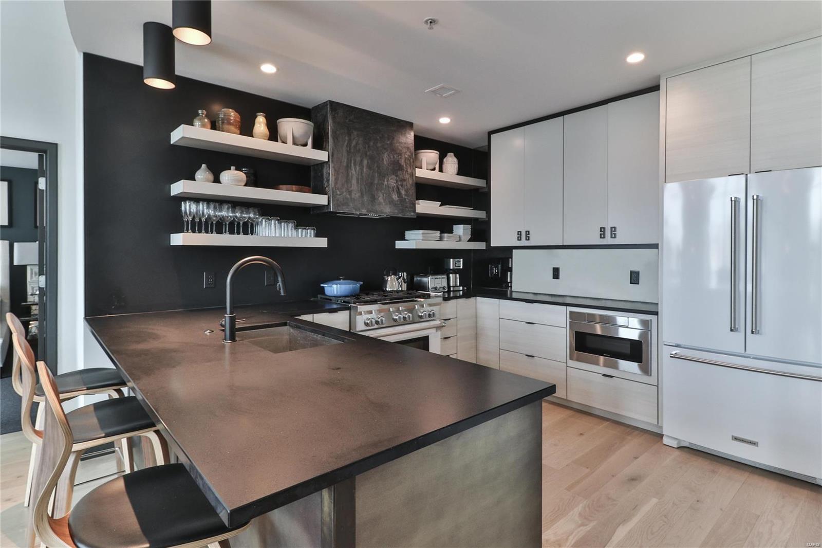 Park East Tower - Residential Lease