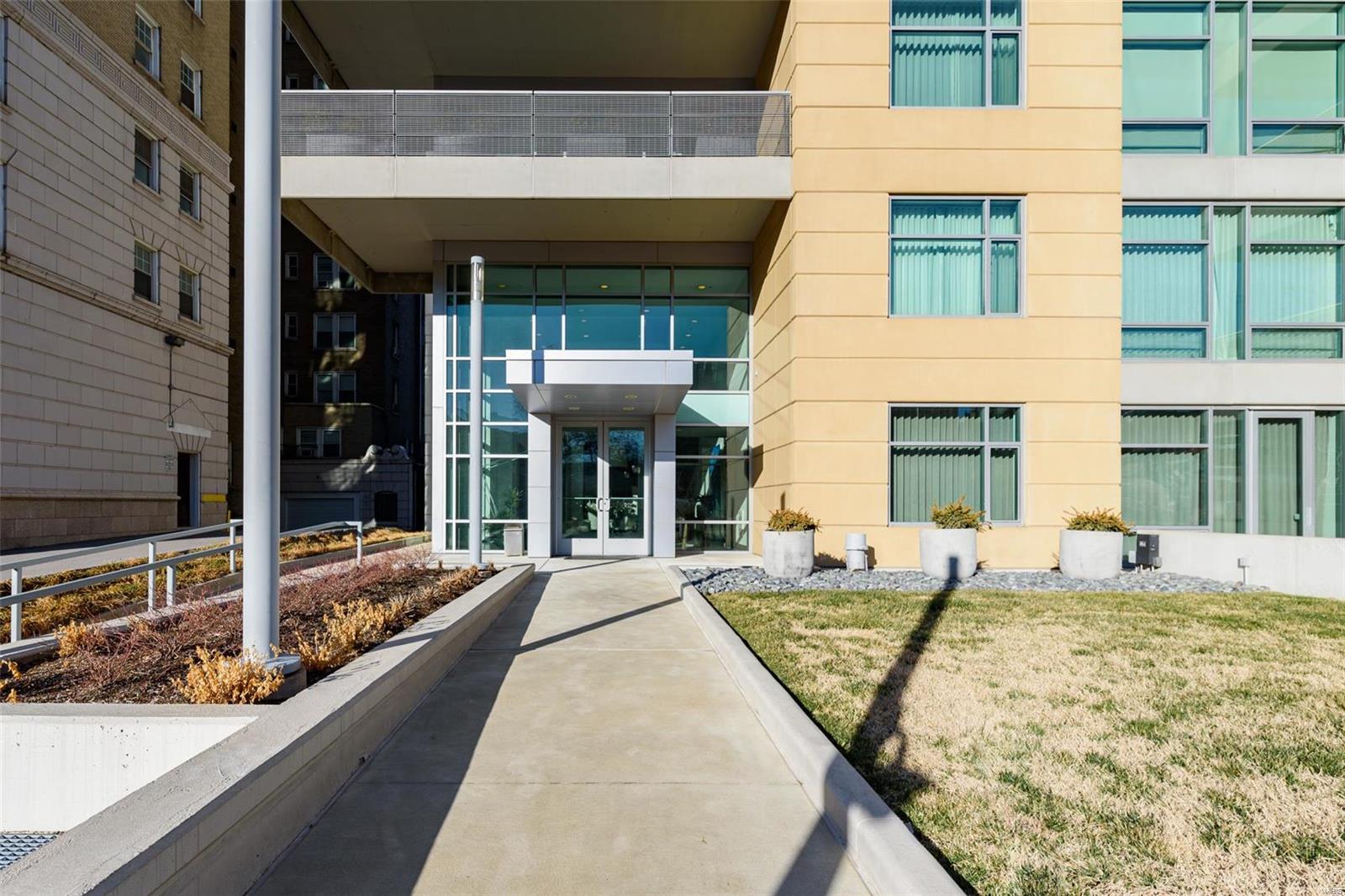 4545 Lindell - Residential