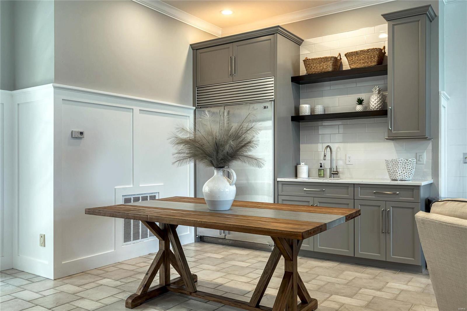 Whitmoor Upper Rdwy & Esmt - Residential