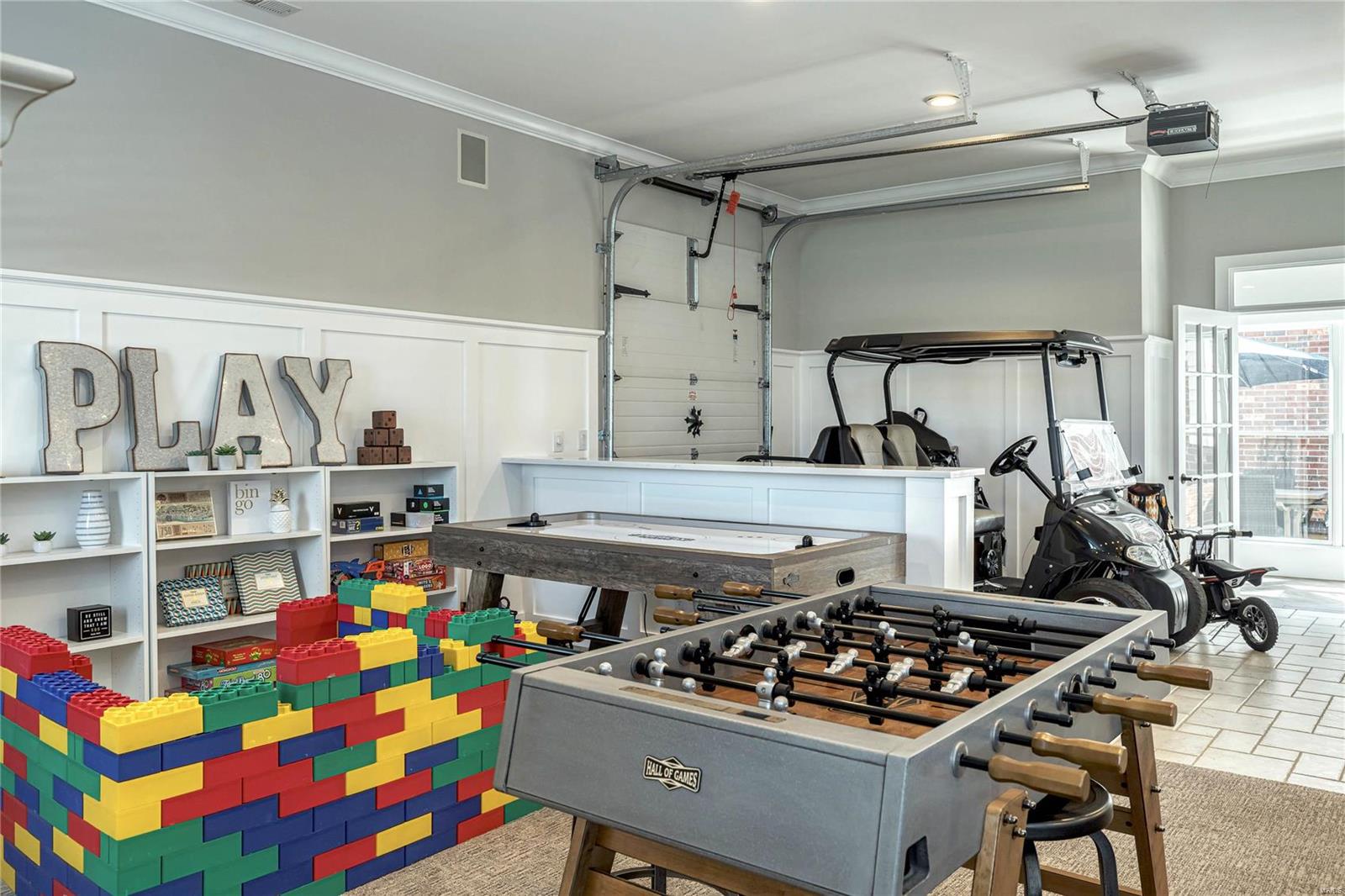 Whitmoor Upper Rdwy & Esmt - Residential