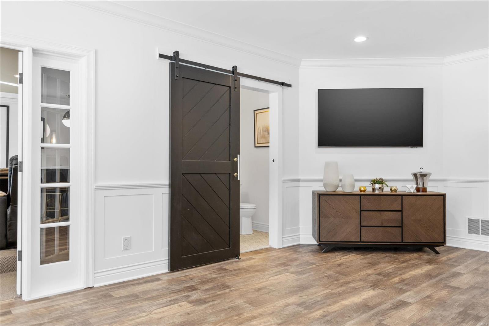 Whitmoor Upper Rdwy & Esmt - Residential