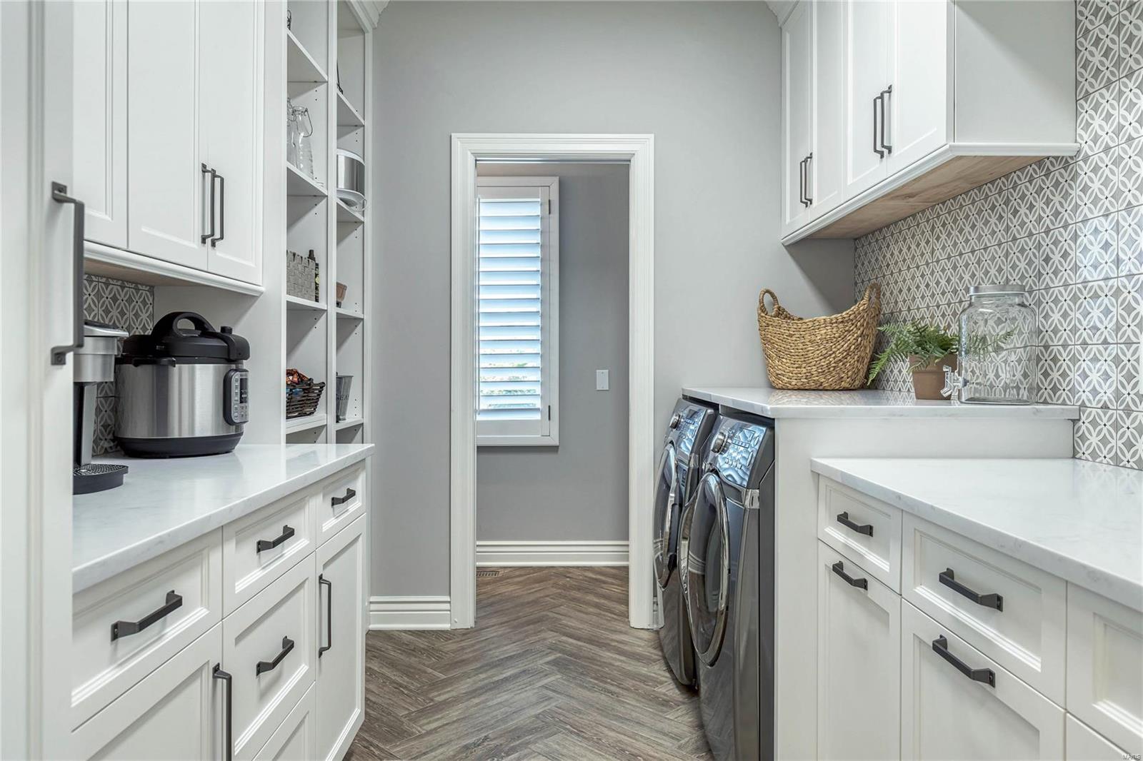 Whitmoor Upper Rdwy & Esmt - Residential