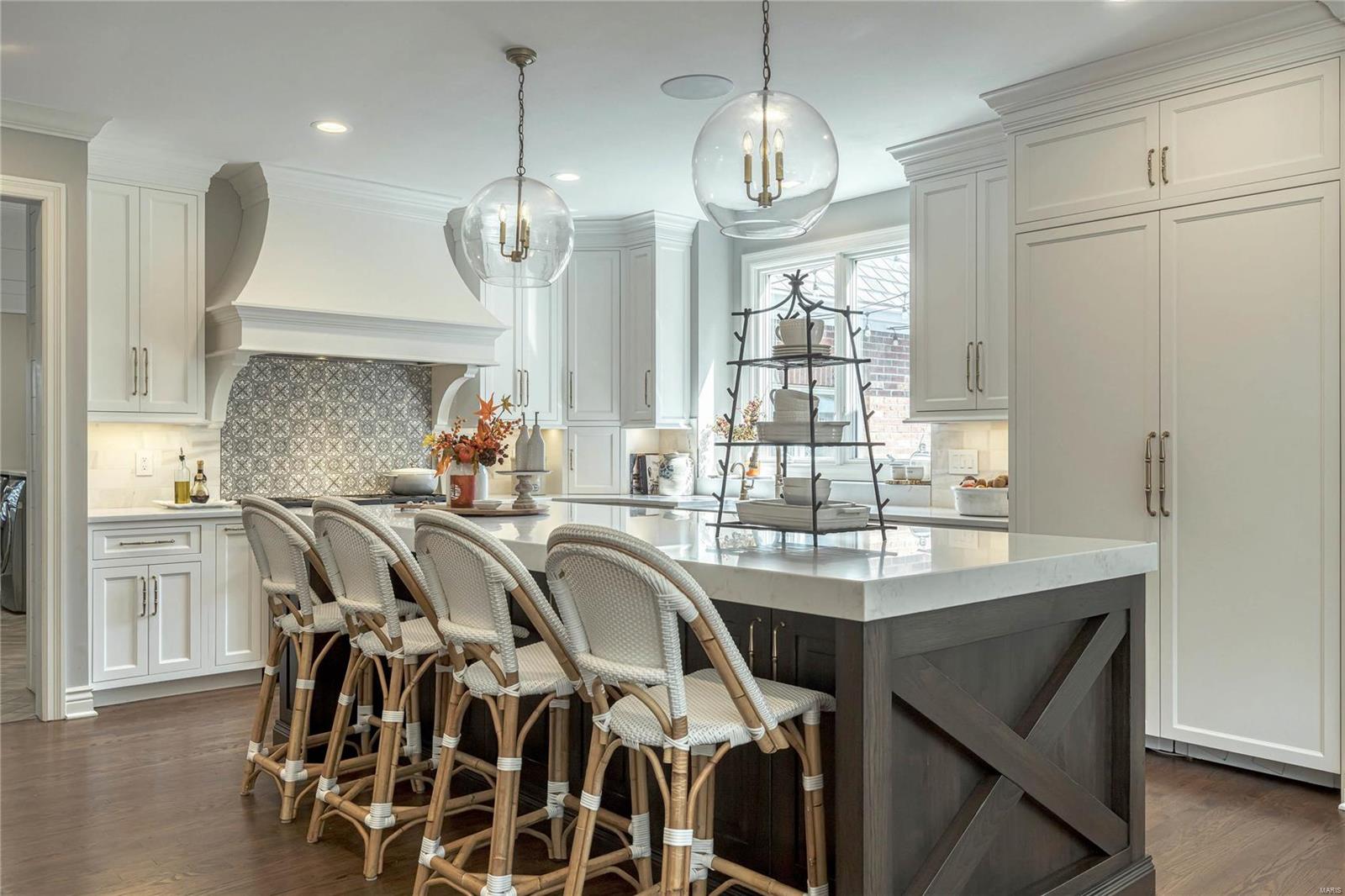 Whitmoor Upper Rdwy & Esmt - Residential