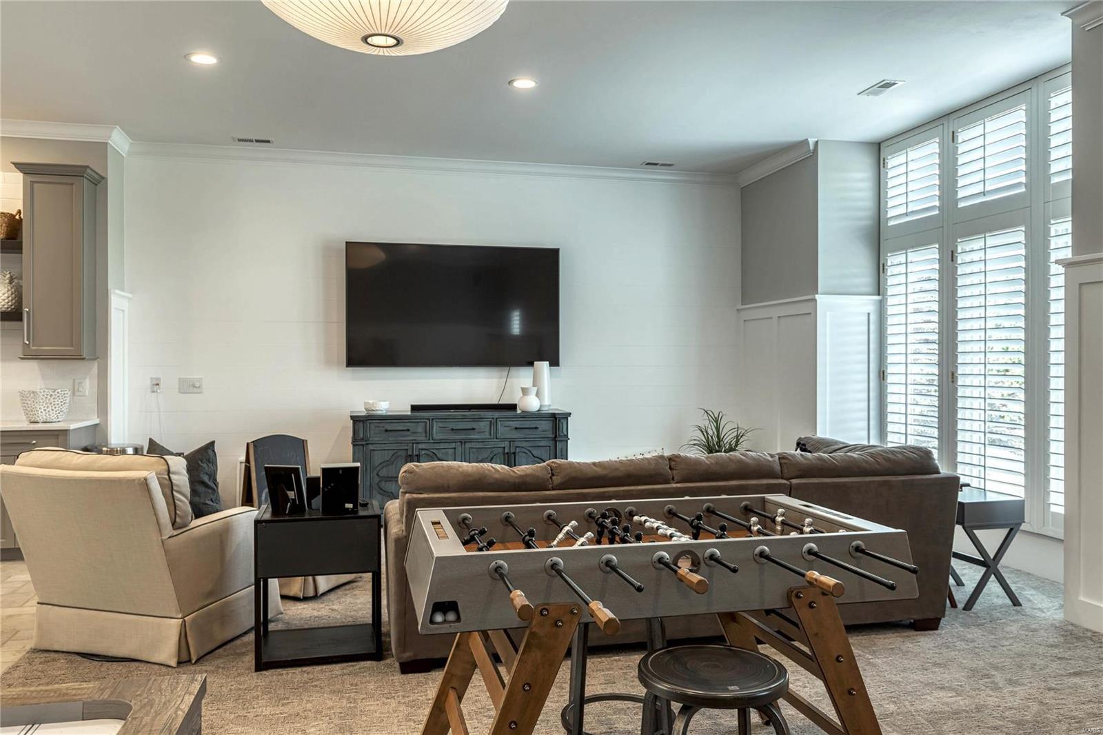 Whitmoor Upper Rdwy & Esmt - Residential