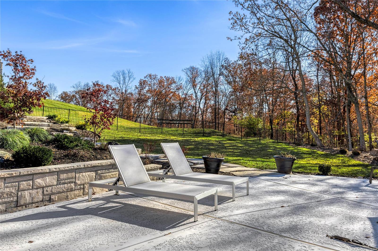 Whitmoor Upper Rdwy & Esmt - Residential