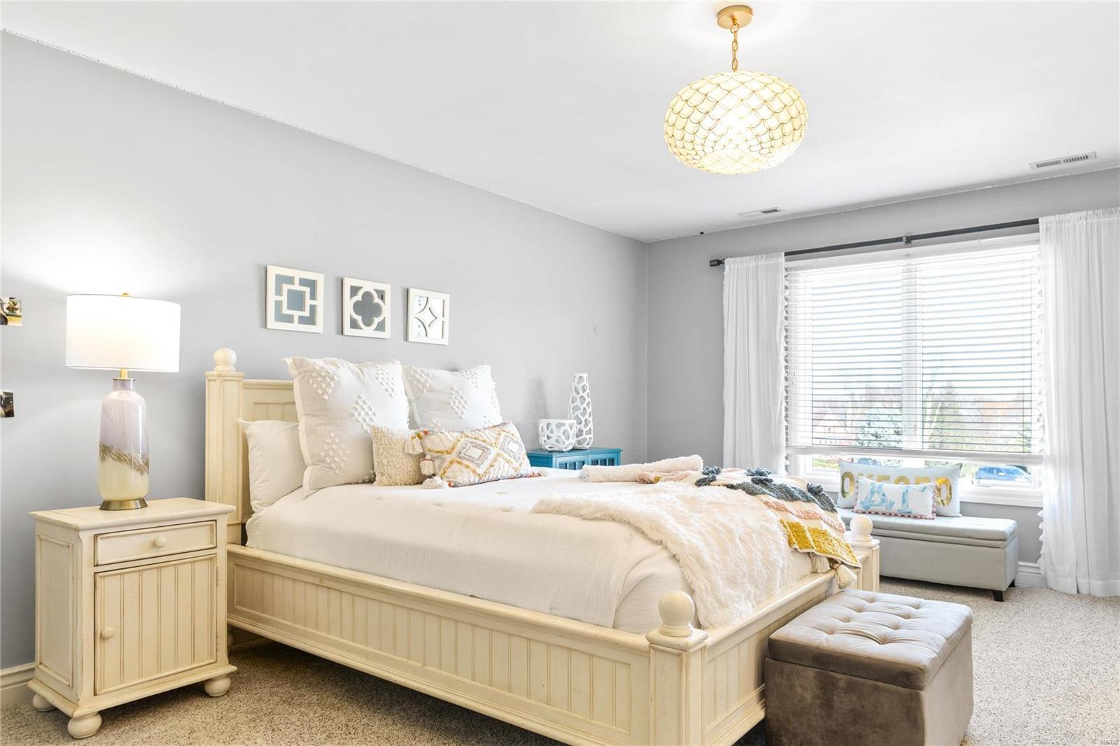 Whitmoor Upper Rdwy & Esmt - Residential