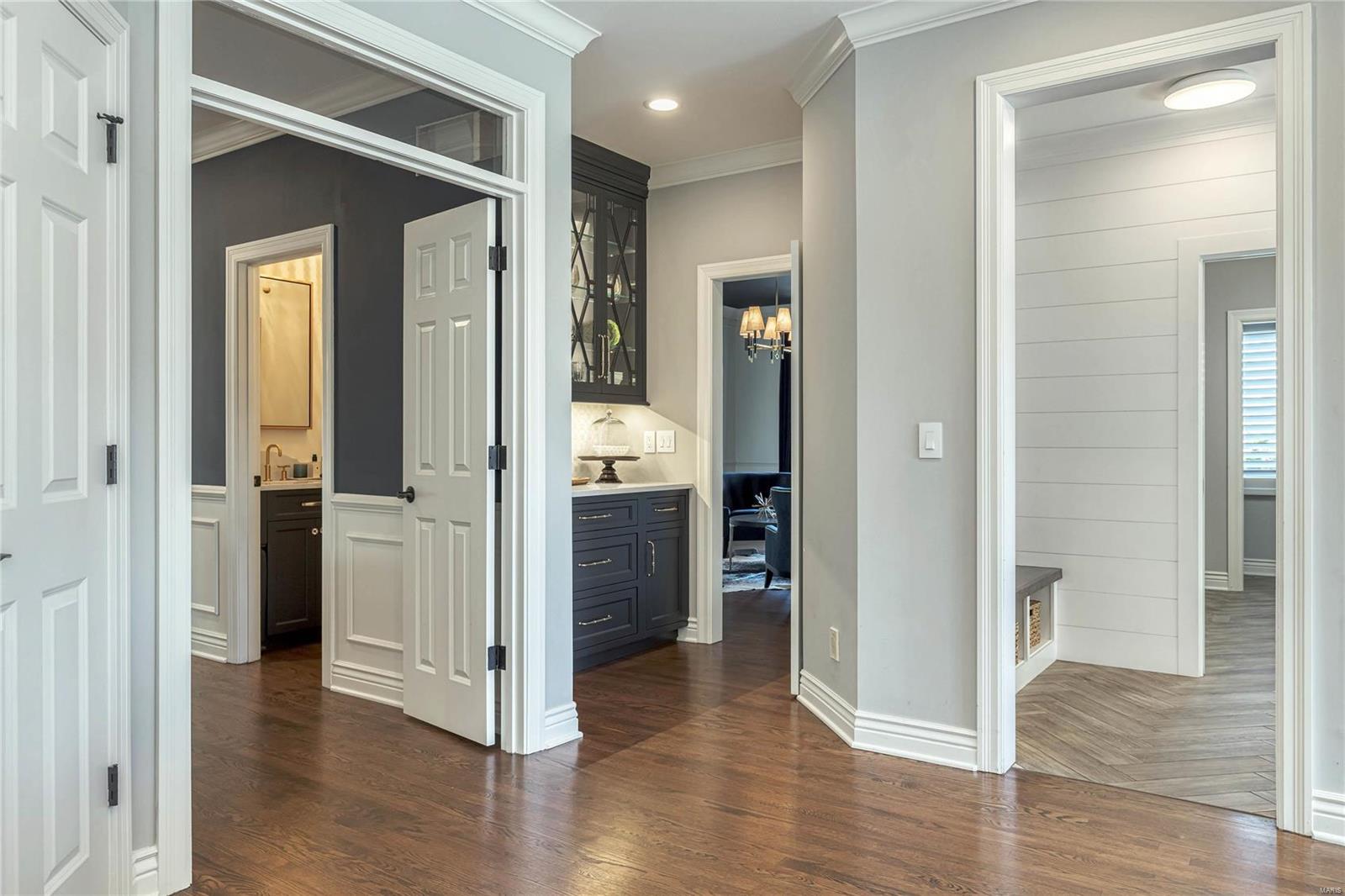 Whitmoor Upper Rdwy & Esmt - Residential