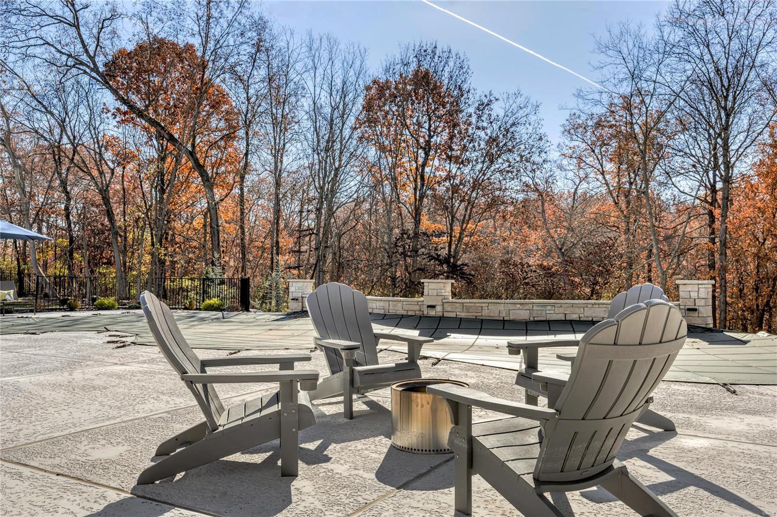 Whitmoor Upper Rdwy & Esmt - Residential