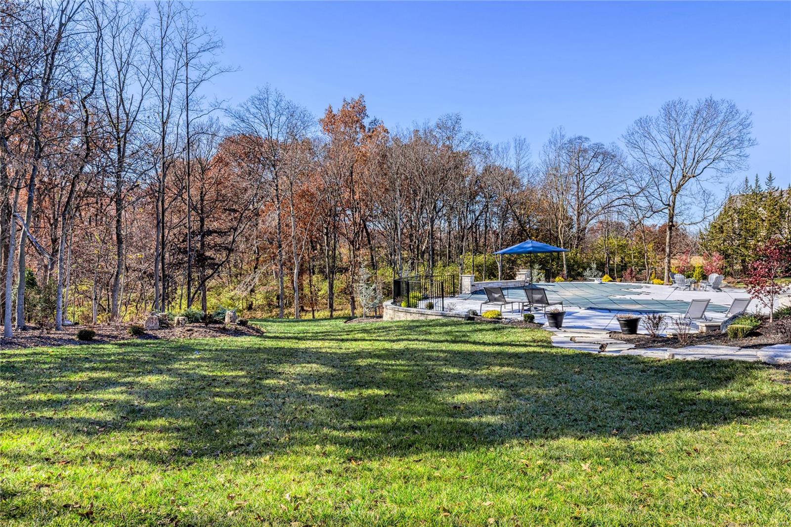 Whitmoor Upper Rdwy & Esmt - Residential