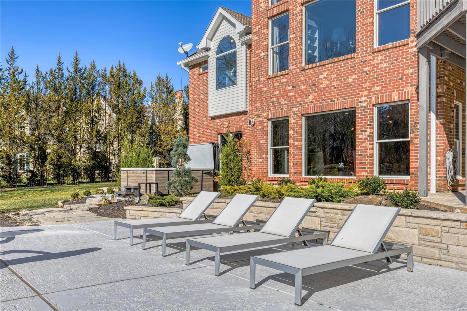 Whitmoor Upper Rdwy & Esmt - Residential