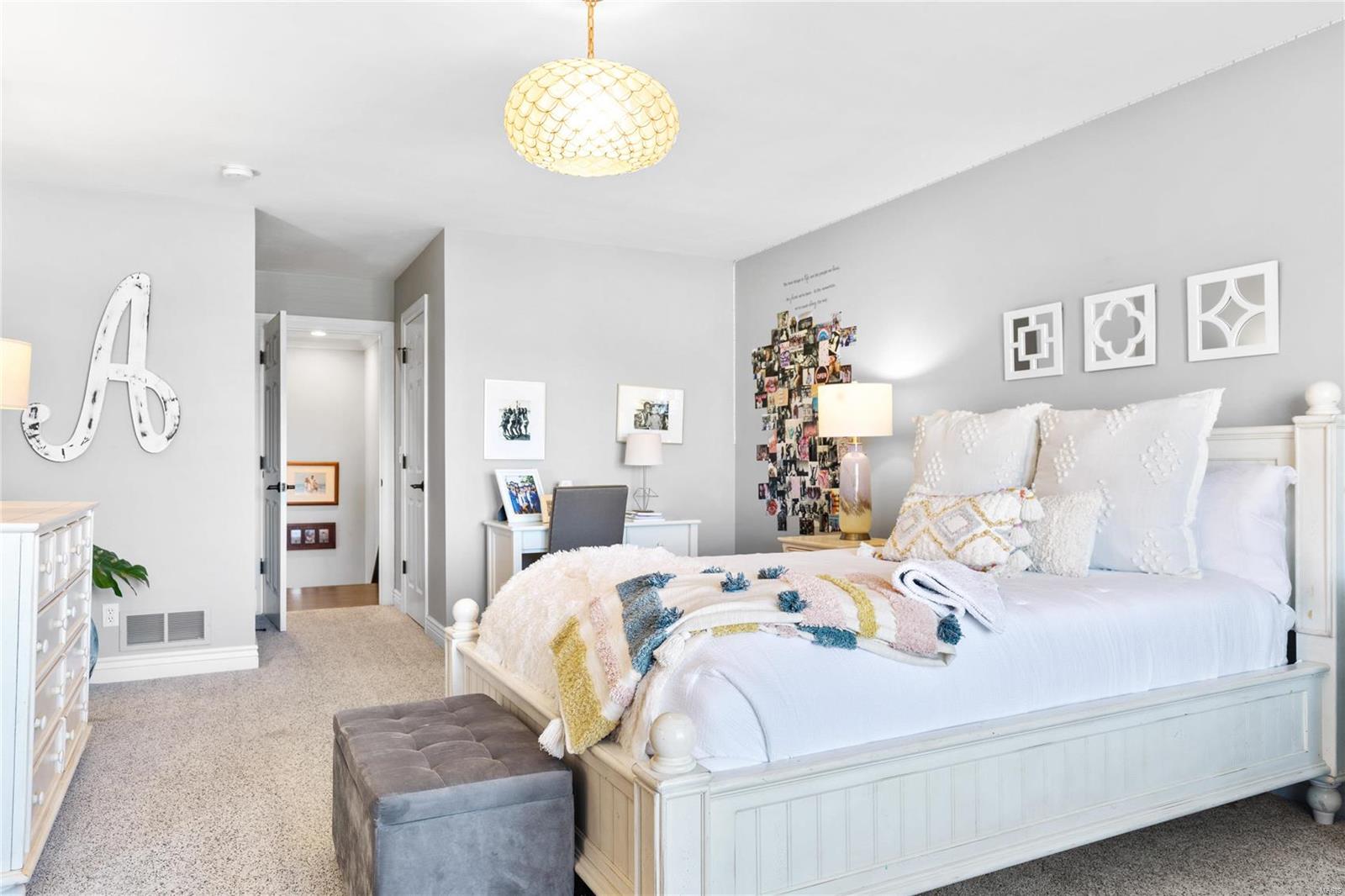 Whitmoor Upper Rdwy & Esmt - Residential