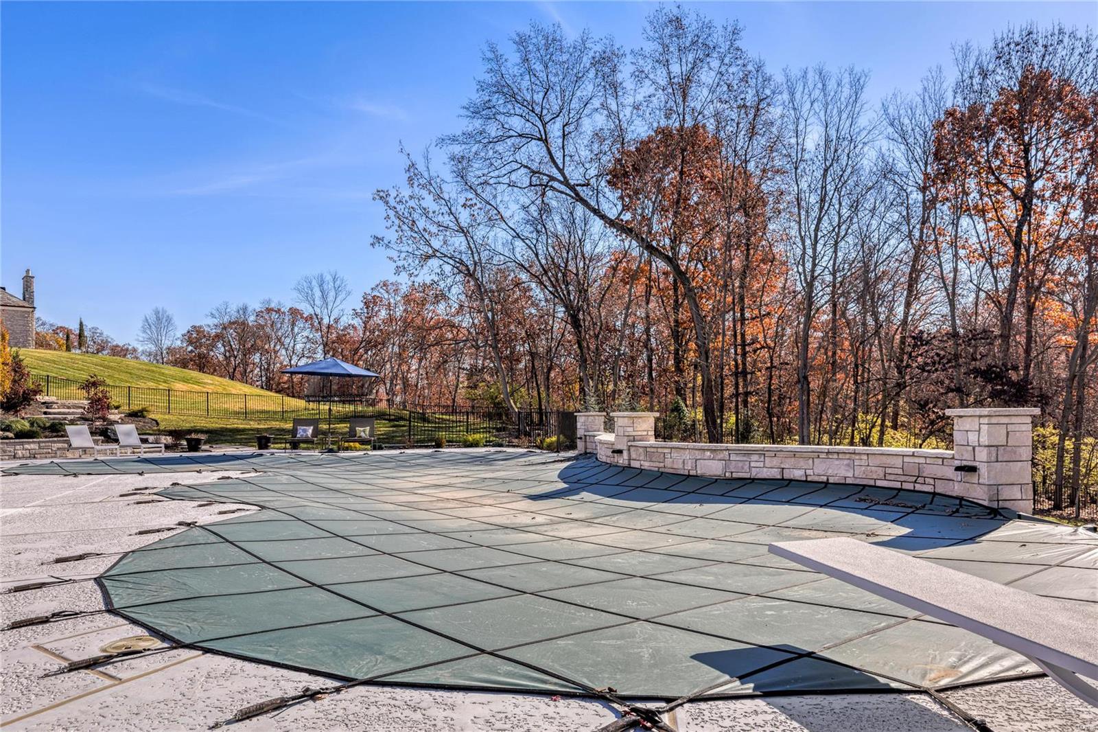 Whitmoor Upper Rdwy & Esmt - Residential