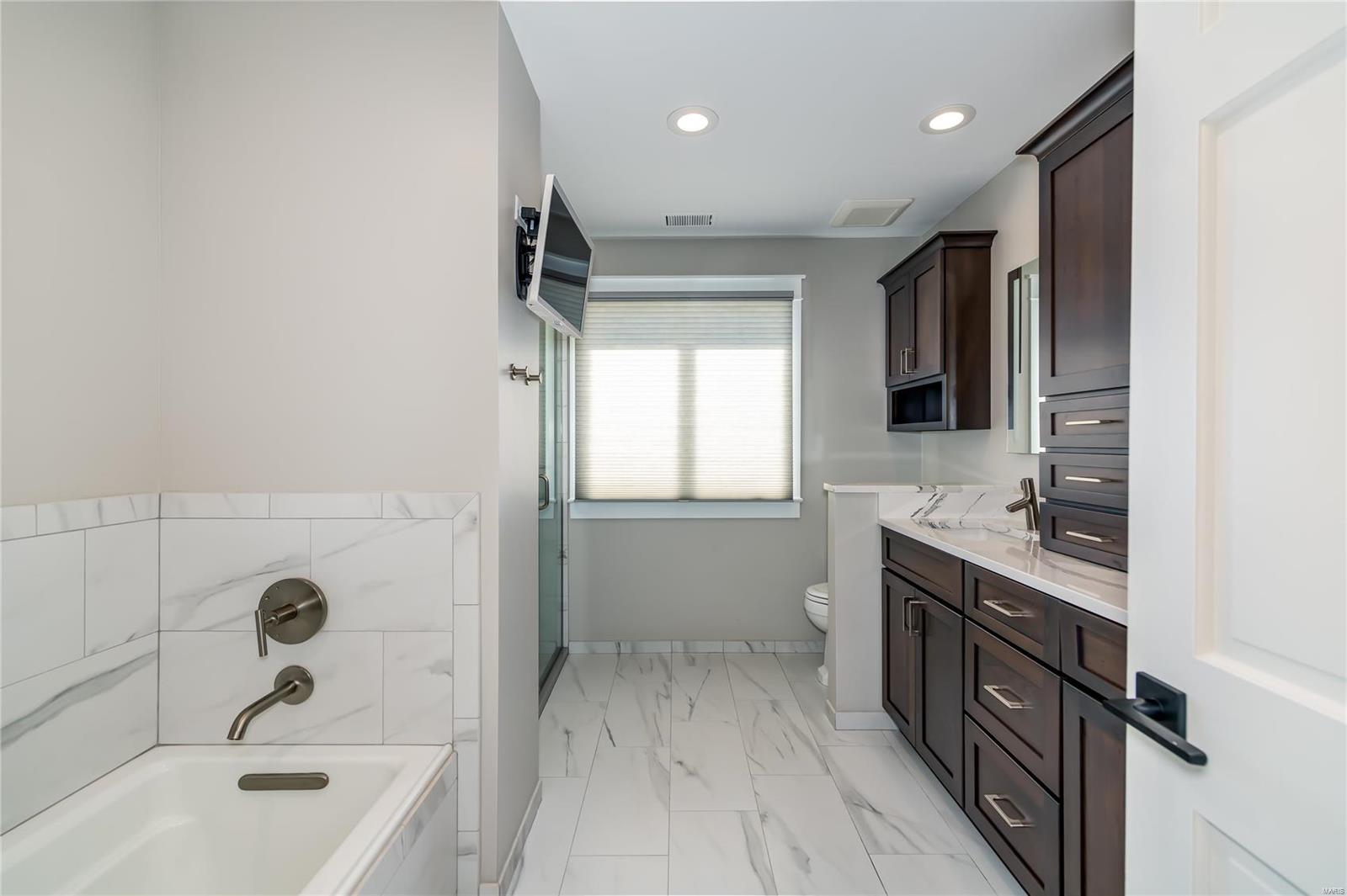 Chesterfield Lakes - Residential