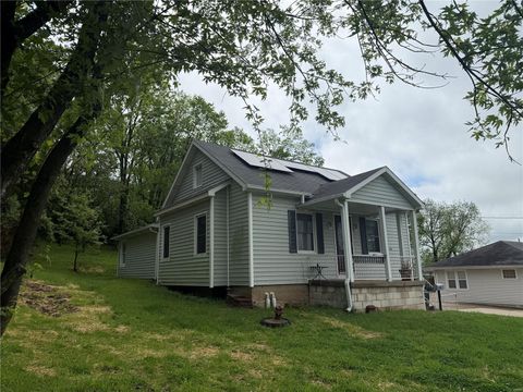 Photo of 326 Highland Street, Pacific, MO 63069 (MLS # 25005367)